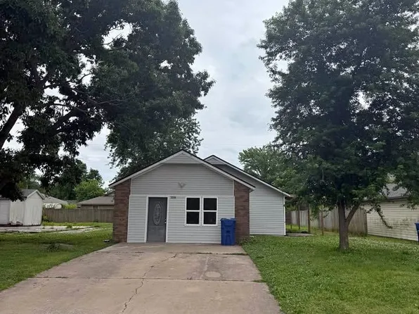 2220 N Elm St, Miami, OK 74354