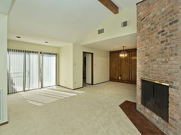3rd image of 1008 Wimbledon Ln
