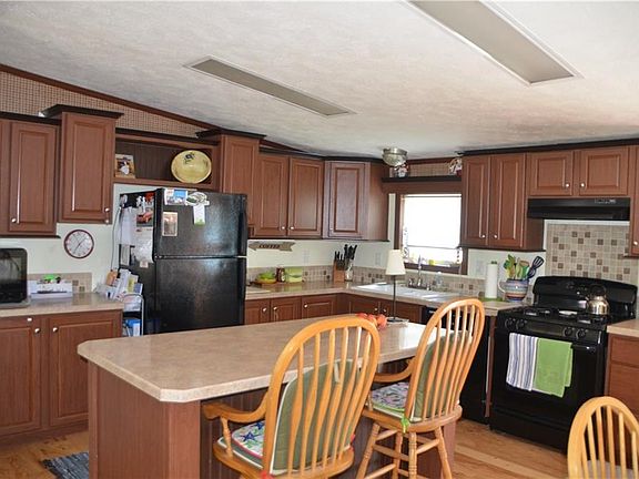 4th image of 43062 Seaway Ave