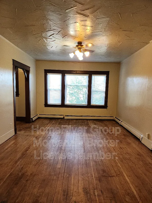 3 bed, 1.0 bath, 1300 sqft, $1,795 — Photo 3