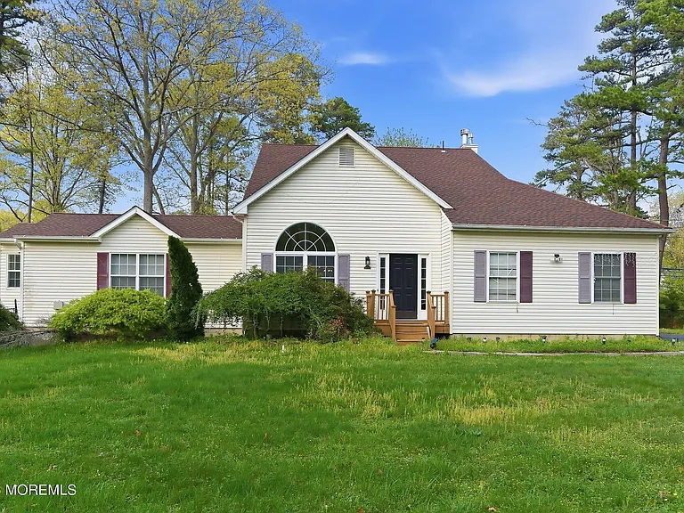 406 Burke Rd — Photo 1