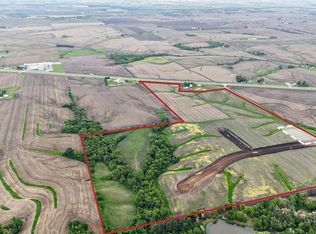 23 Fox Creek Ct, Pella, IA 50219