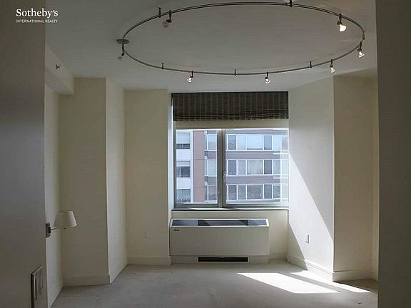 5th image of 30 West St APT 23E