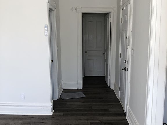 3rd image of 1131 W Walnut St #2F