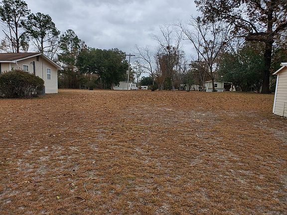 3rd image of 7879 Holly Ln