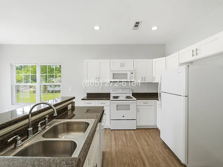 4807 Fennel Rd NE — Photo 10
