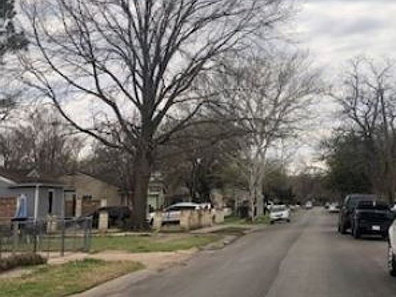 4th image of 8807 Cherrybrook Dr
