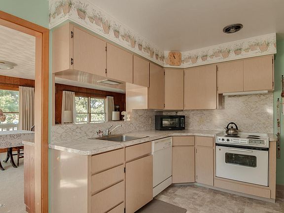 5th image of 8338 S Westnedge Ave