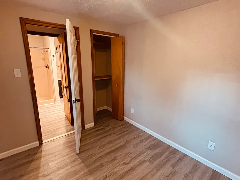 1805 W Adams St — Photo 10