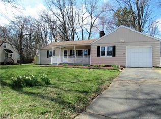 945 Matianuck Ave, Windsor, CT 06095