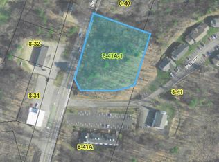 2 Village Green Dr, Kittery, ME 03904