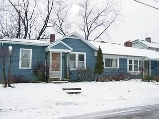 476 Catherine St photo 1