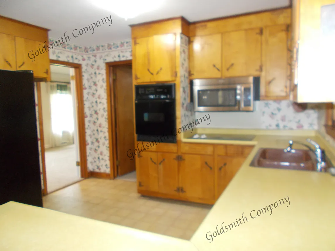 3 bed, 2.0 bath, 1700 sqft, $1,695 — Photo 2