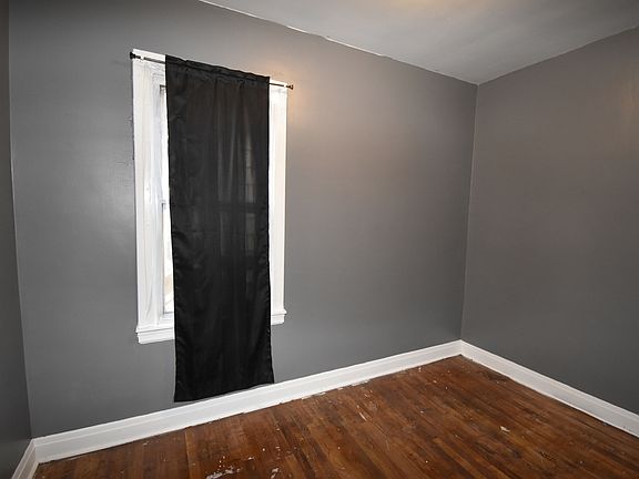 5th image of 10249 S Avenue L