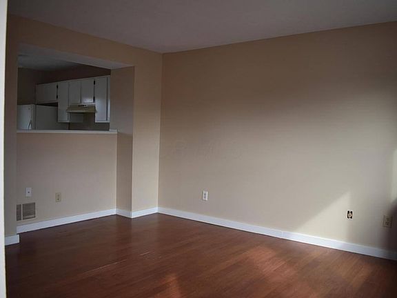 2nd image of 877 Annagladys Dr