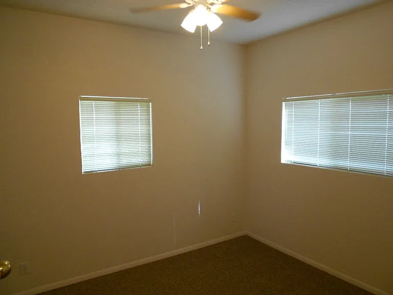 1214 W Pontiac Way — Photo 7