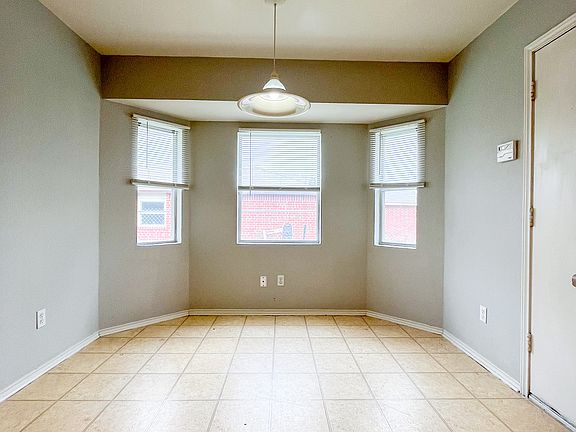 5th image of 3401 Woodlake Dr