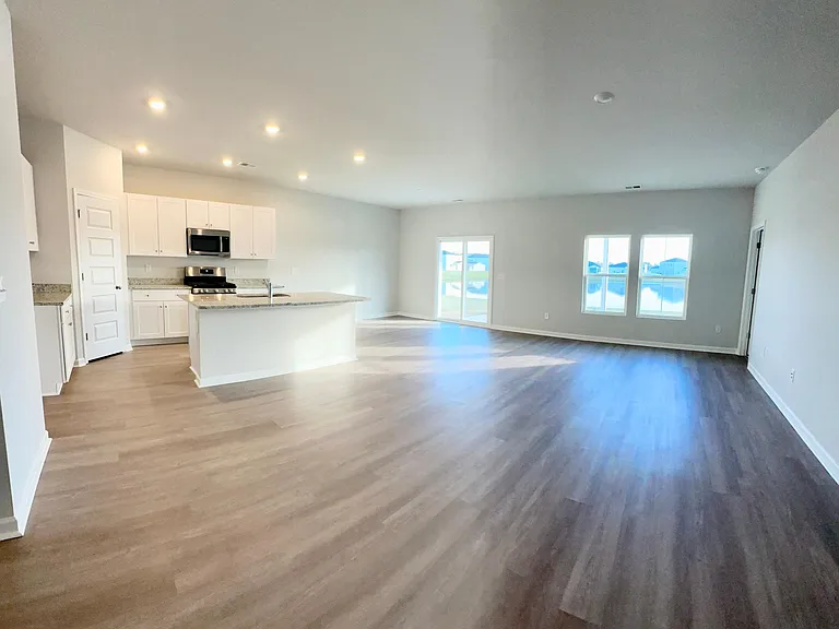 688 Harrison Mill St — Photo 4