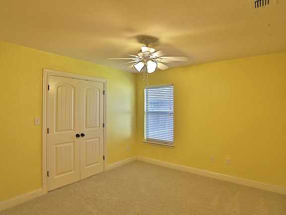 2nd image of 8102 Linda Vis