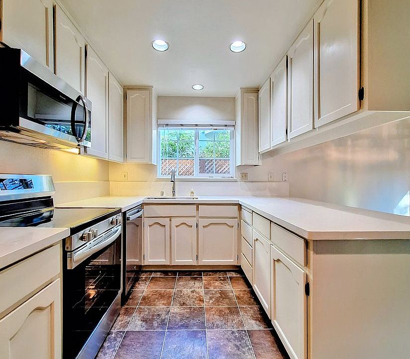 1st image of 79 Shelley Ave