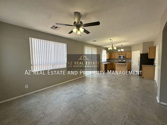 4th image of 1027 E La Salle St