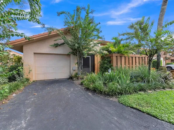 5405 Stonybrook Dr, Boynton Beach, FL 33437