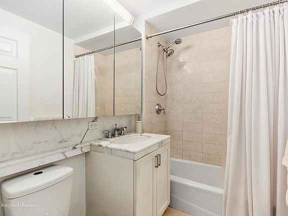 5th image of 205 E 85th St APT 6P