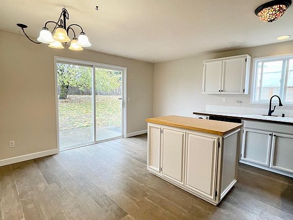 4th image of 6311 NE 108th Ct