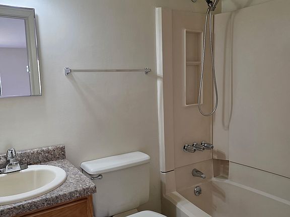 5th image of 75B Darcey Ave #2B