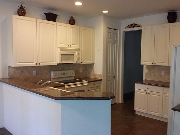 3rd image of 1395 Mariposa Cir #10105