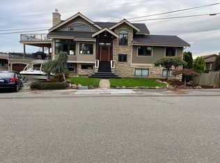 1208 N 37th St, Renton, WA 98056