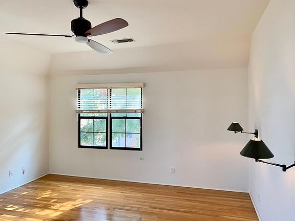 2nd image of 7915 Oakwood Ave #1