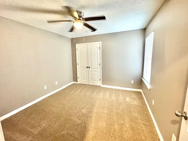 10226 Sterling Ridge Dr — Photo 7