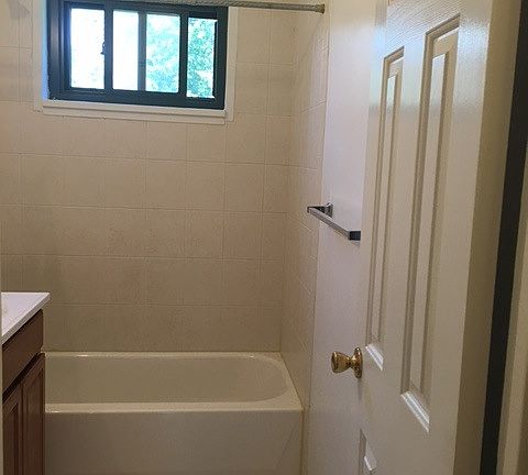 3rd image of 200 Beacon Hill Dr APT 2L1