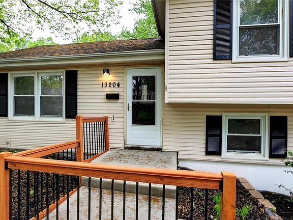 3rd image of 13204 Ashland Ave