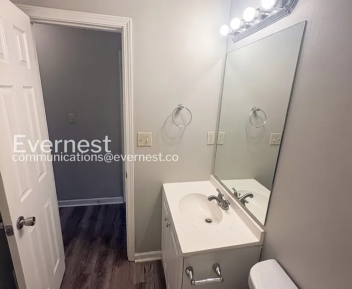 1487 Saint Dunstans Rd — Photo 16