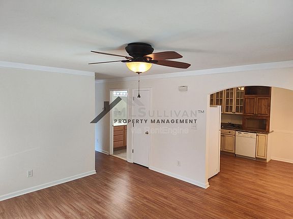 4th image of 308 Lakeshore Dr