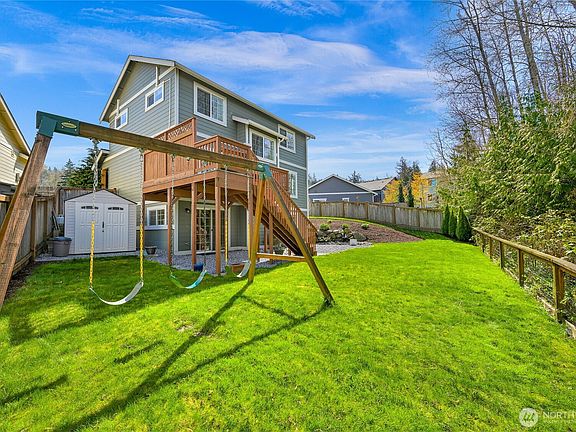 2nd image of 544 Midwood Court