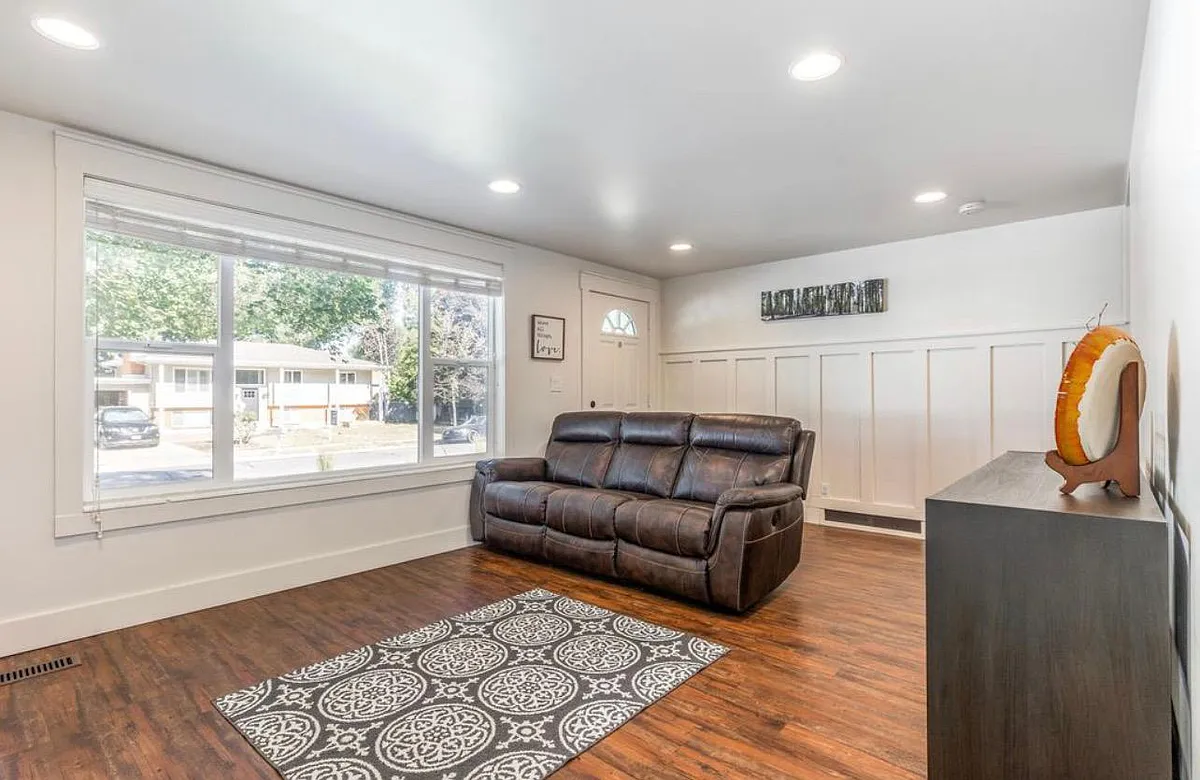 Building Photo - 8737 S Spartan Dr