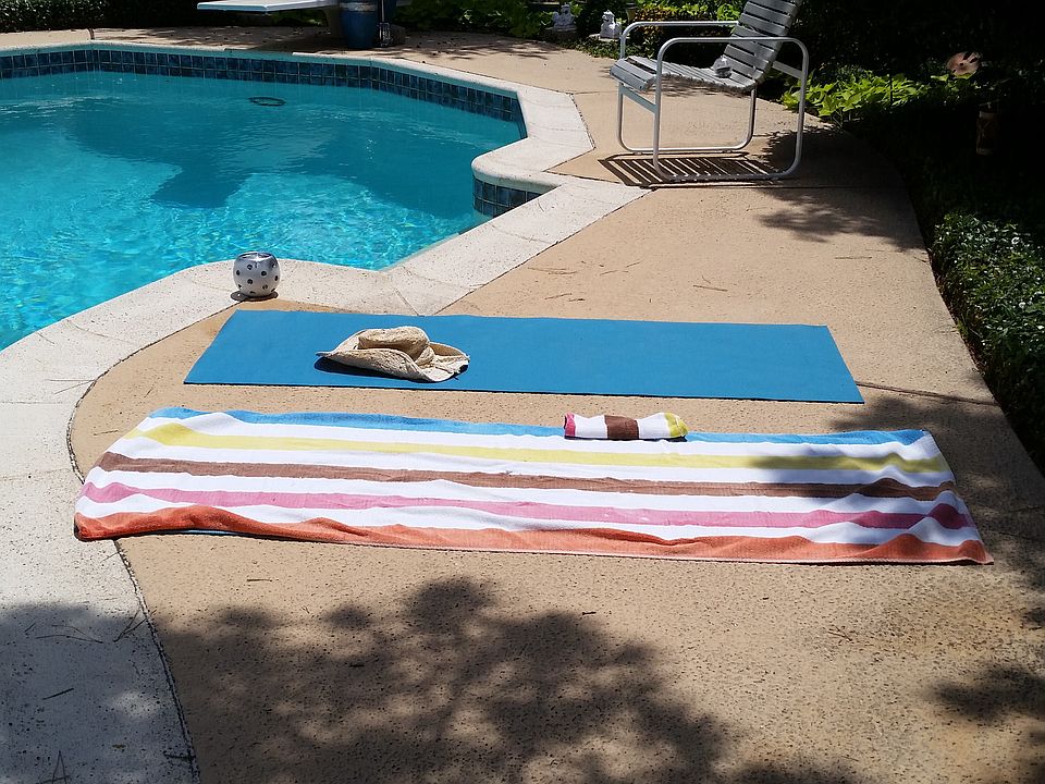 Pool SW end 