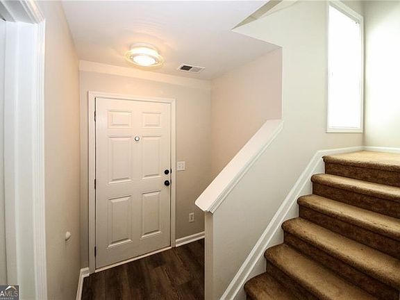 4th image of 121 Stoneforest Dr