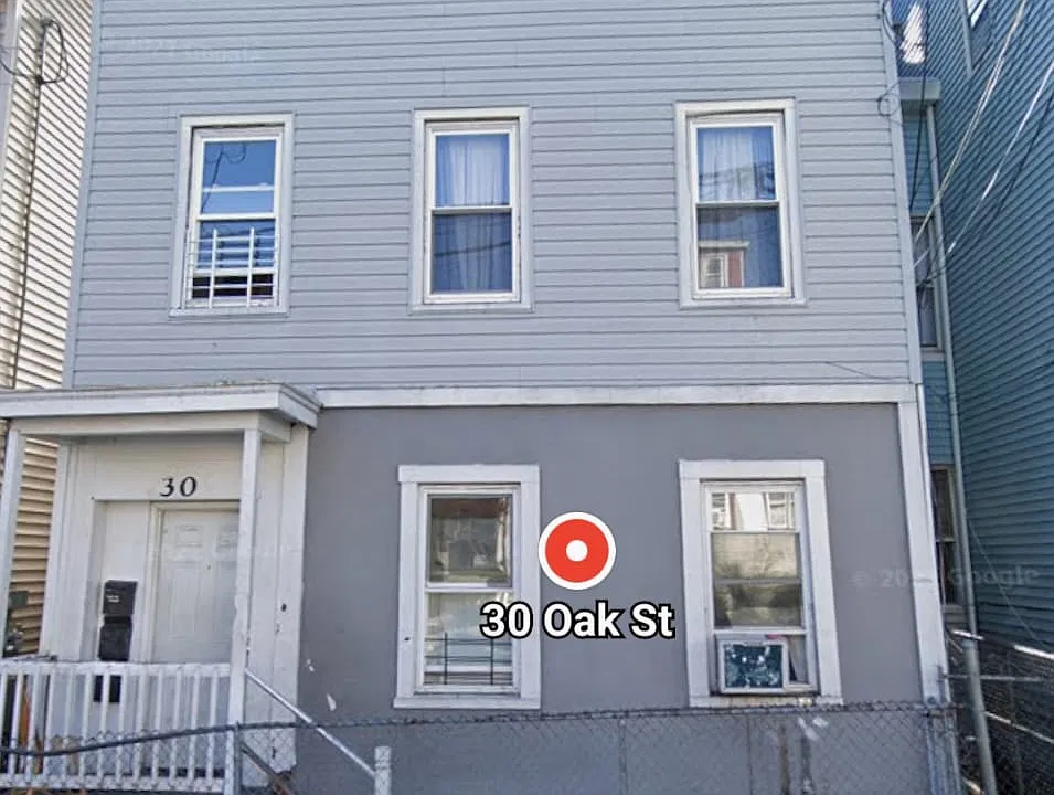 30 Oak St #1
