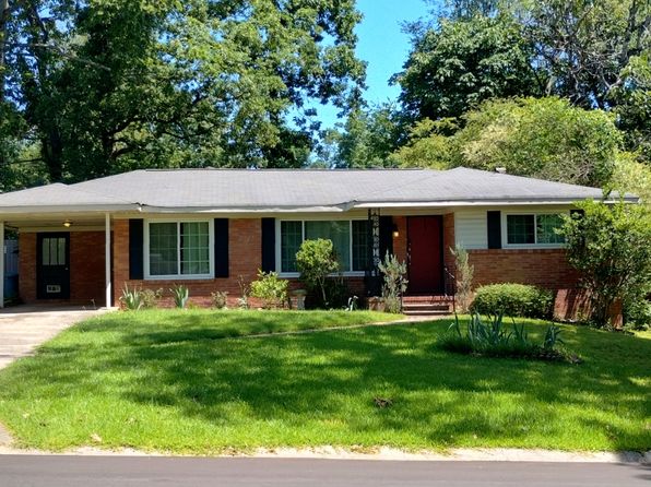 709 Barclay Ln
