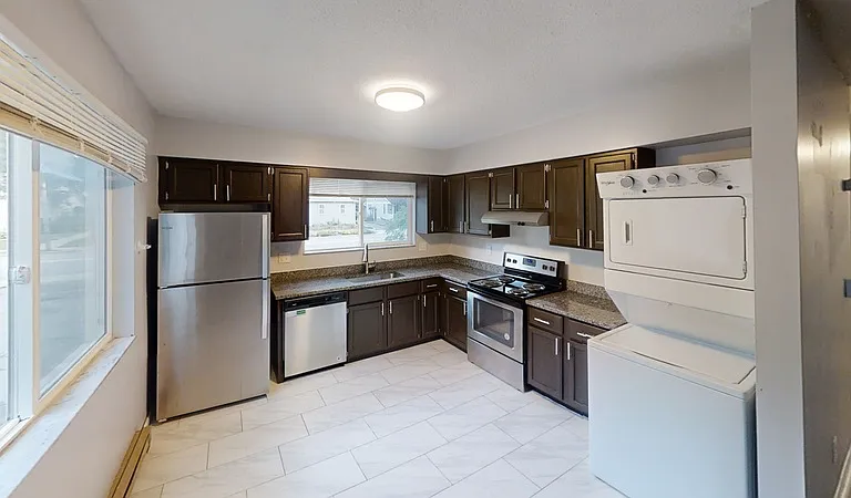 1302 W Huron St — Photo 2