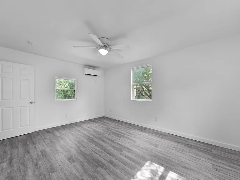 2721 Colima St — Photo 14