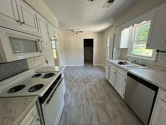 4518 Randall Dr — Photo 7