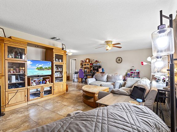 3rd image of 1143 SE Sabina Lane