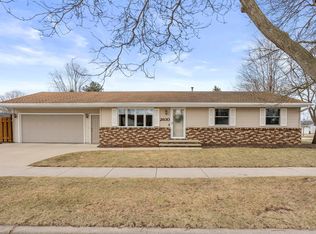 2630 N Birchwood Ave, Appleton, WI 54914