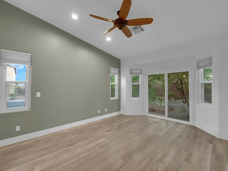 9929 Lago De Coco Ave — Photo 14