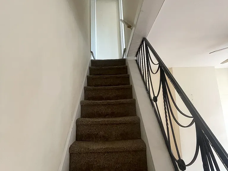 815 Livingston St — Photo 6
